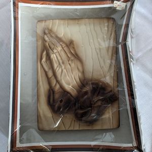 VTG 3D Praying Hands Wall Plaque Picture Religious Ceramic Art New In Package